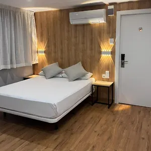 Medicis 2*, Barselona İspanya